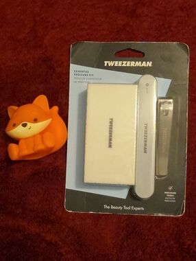 🆕️2/$12 Tweezerman Essential Pedicure Kit